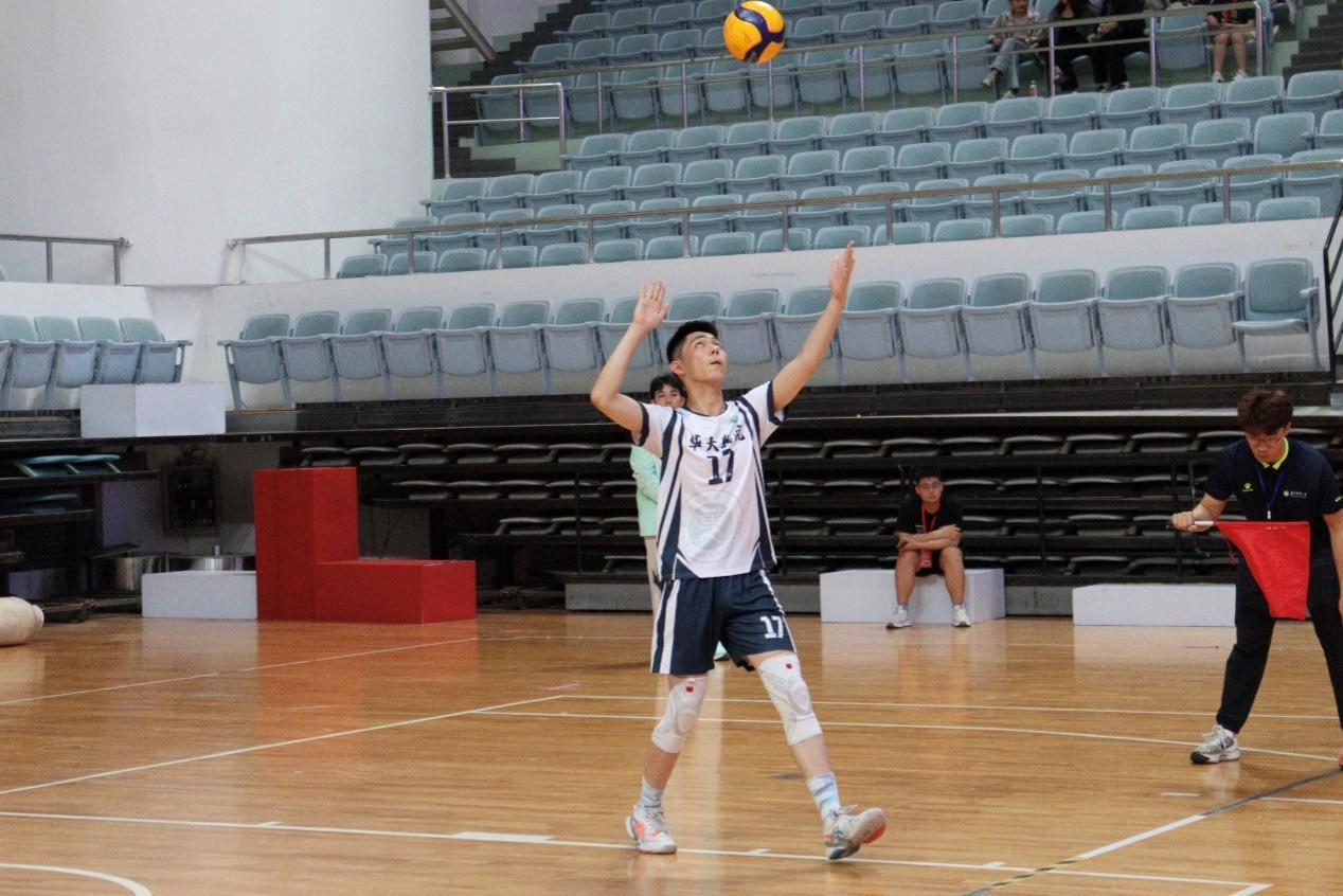 俄罗斯队在国际赛场上迎来挑战,掌声雷动 俄罗斯队在国际赛场上迎来挑战,掌声雷动