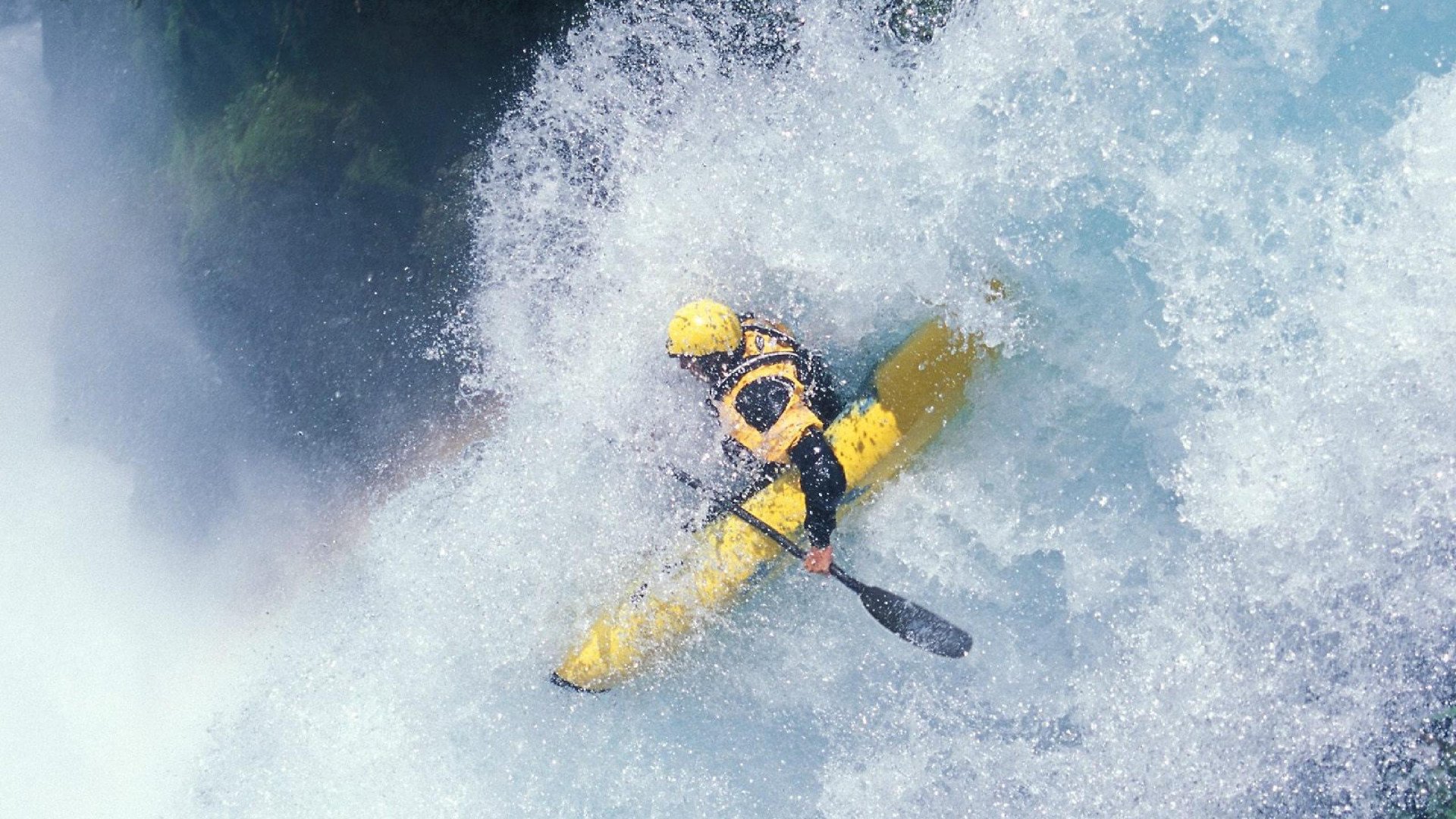 韩国闪电战震撼多特蒙德，阿圭罗王者归来主宰英超争冠—足球世界的双重奏鸣