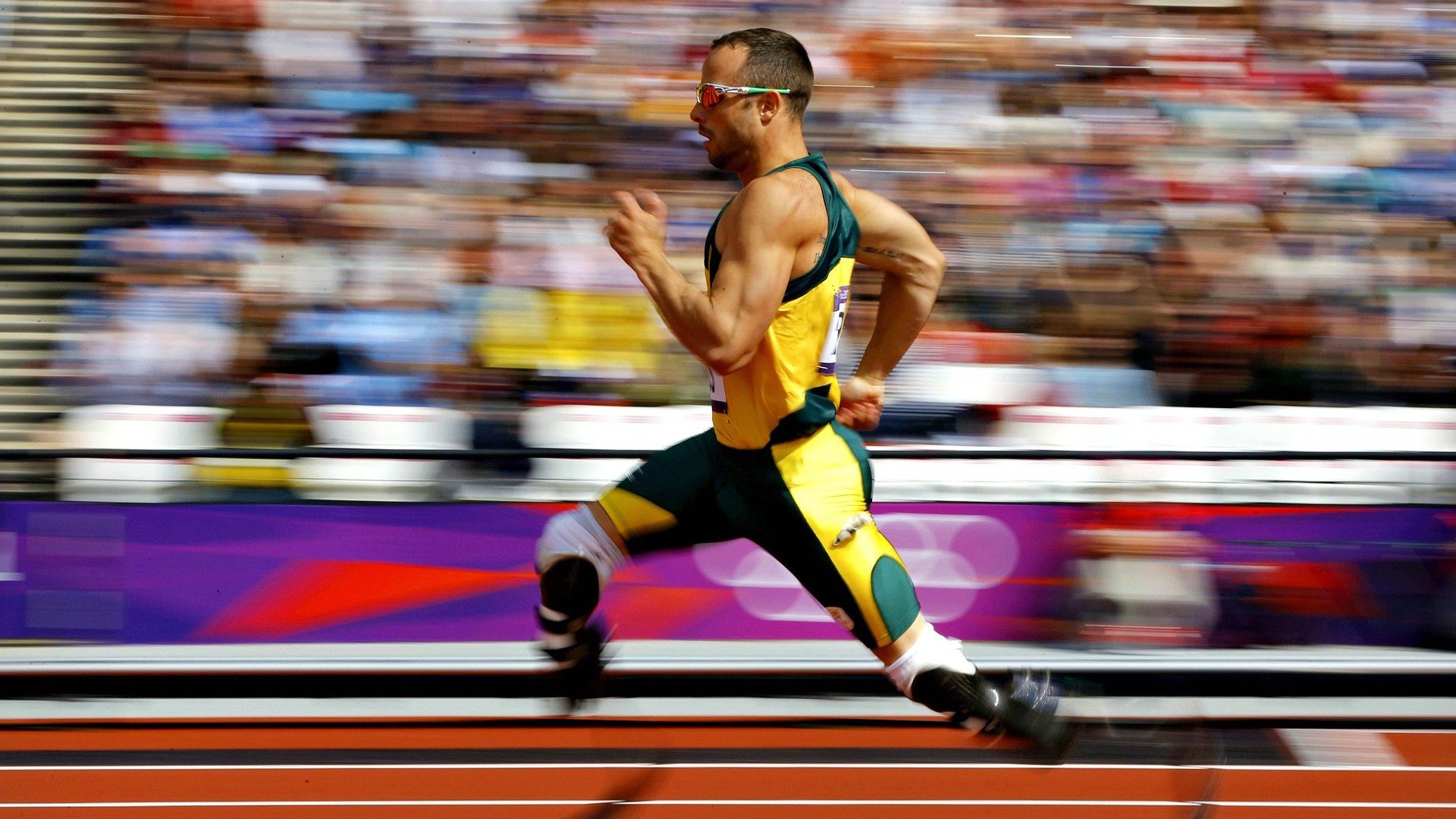 F1史诗争冠的冰与火,加拿大理性狂飙 vs 威尔士激情炼狱